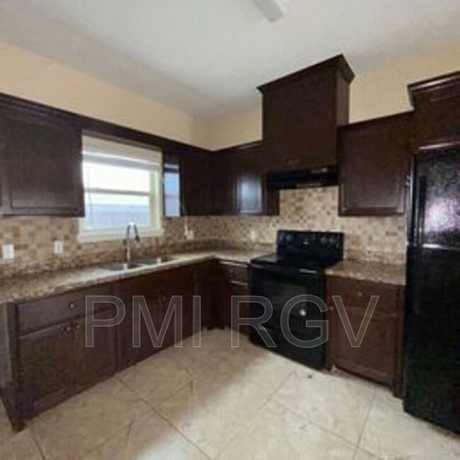 Photo - 2601 E Garfield Ave Unit 2