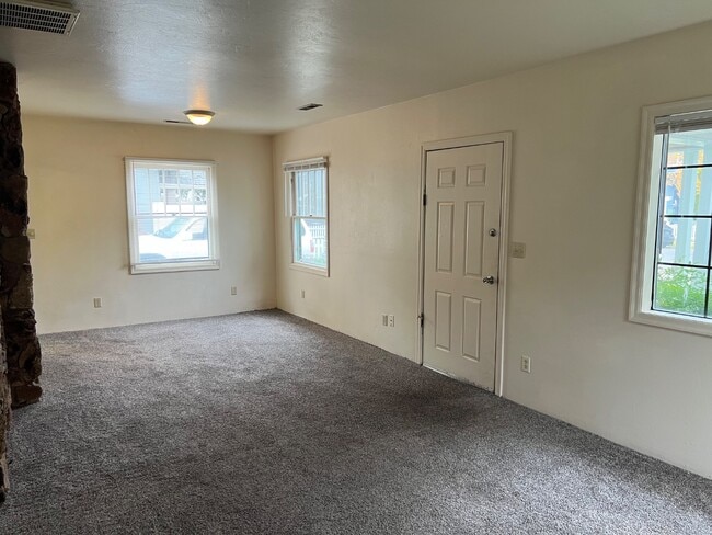 Photo - 36 N Peach St