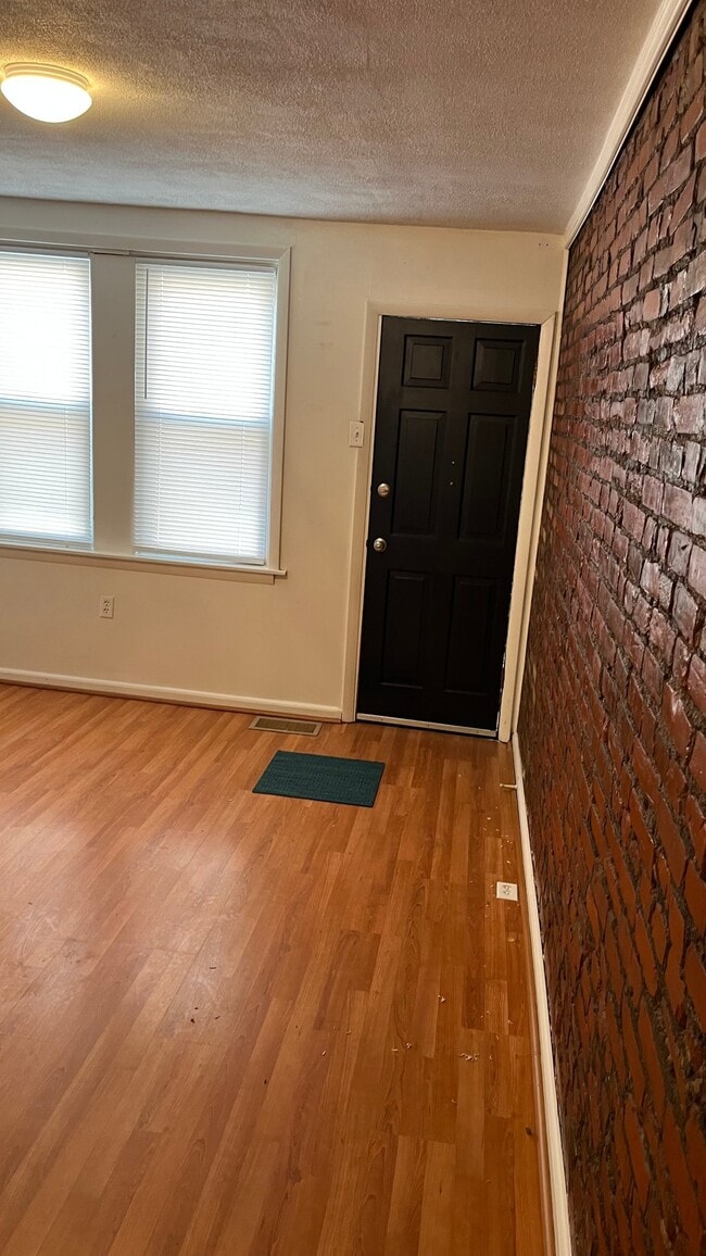 Photo - 14 Lower Oak St