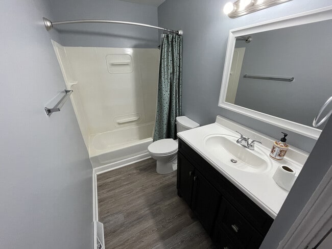 Photo - Woodward Duplex