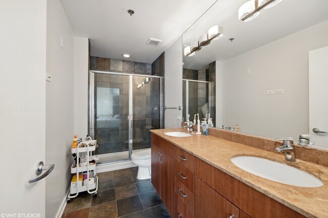 Photo - 123 S Green St Unit 11E