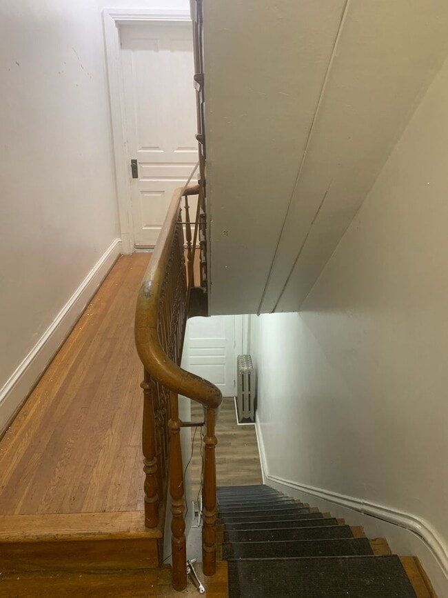 Building Photo - 2 Bedroom 2nd Floor Apartment Close to YMCA York City SD