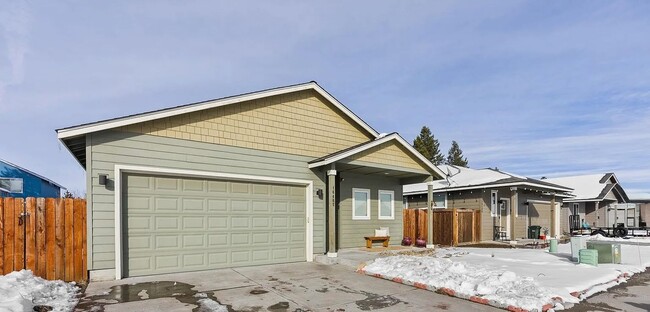 Photo - Charming 3-Bedroom, 2-Bathroom Home in Huntington Meadows
