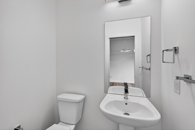 Photo - 28 Renwyck Pl