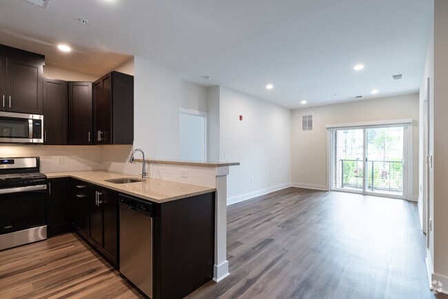 2BR, 2BA - 1,143SF