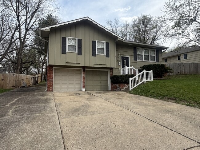 Photo - 5035 Overton Ave