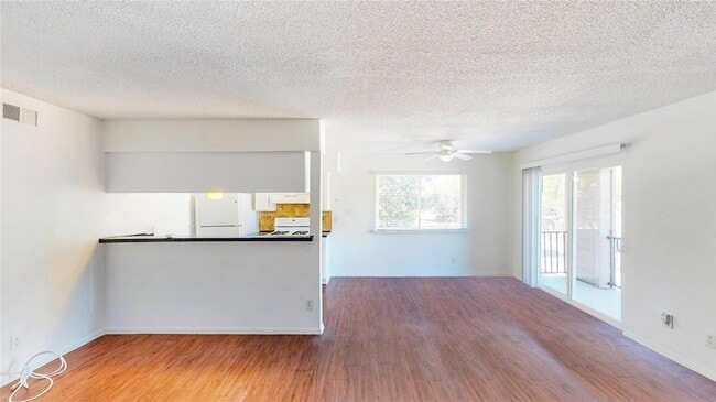 Building Photo - 2707 Windswept Cove Unit 203