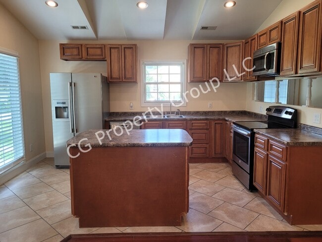 Photo - 1417 S Eastman Rd