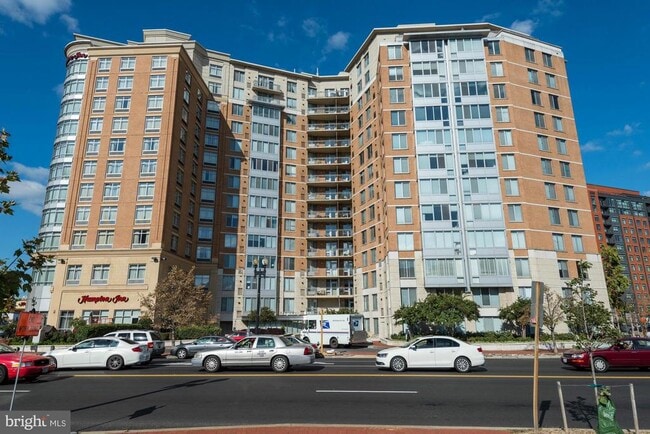 Photo - 555 Massachusetts Ave NW Apartamento Unidad 411