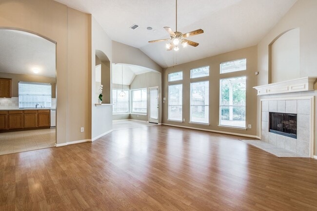 Photo - 7302 Hollow Field Ln