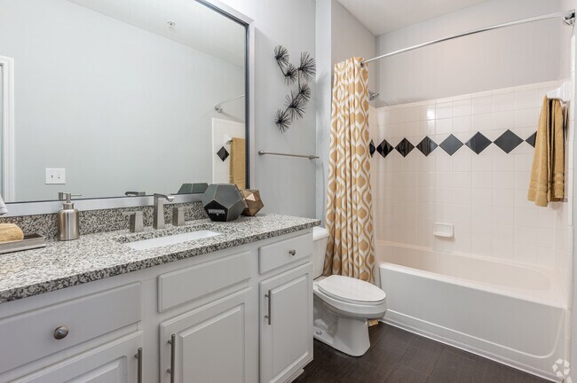 THE DELMAR - PRIMARY BATHROOM