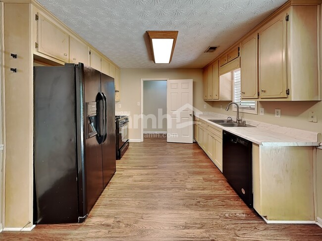 Photo - 177 Waters Edge Dr