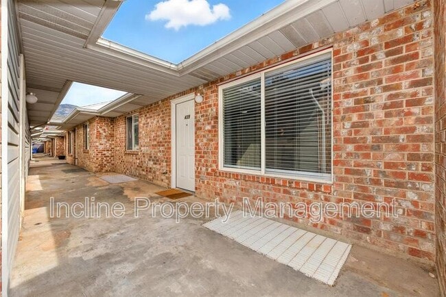 Photo - 439 E 2000 S St