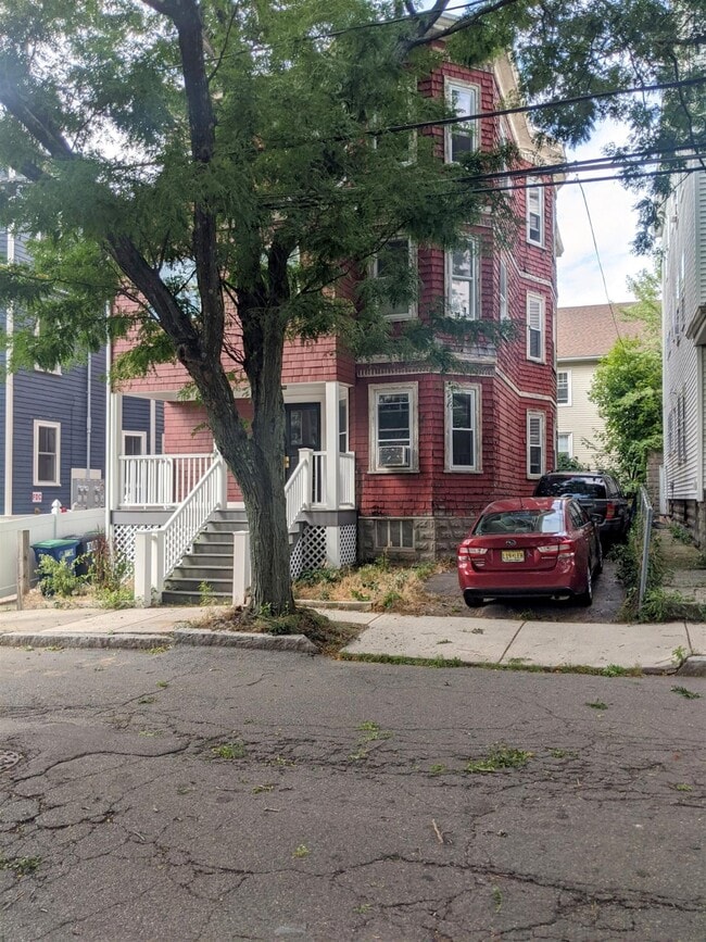 Building Photo - 79 Conwell Ave Unit #1