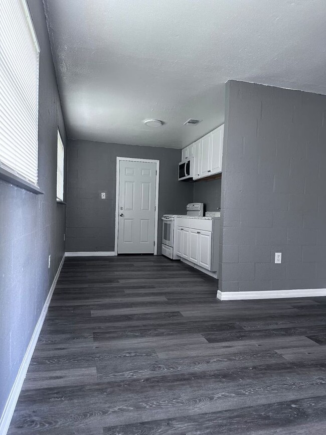 Photo - 307-309 3RD TERRACE SW, MULBERRY, FL 33860 Unit 307 SW 3rd Terrace