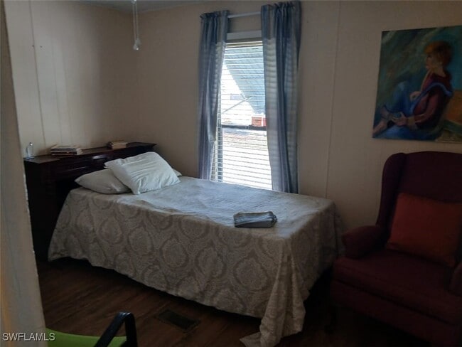 Building Photo - 2105 Cypress Ct