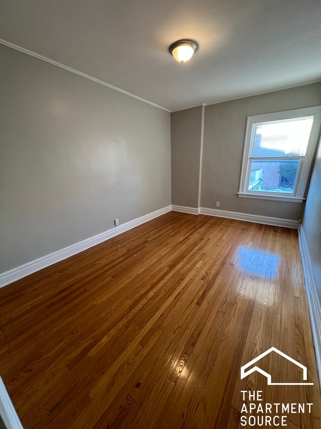 Photo - 2140 Clarence Ave Unit 2S