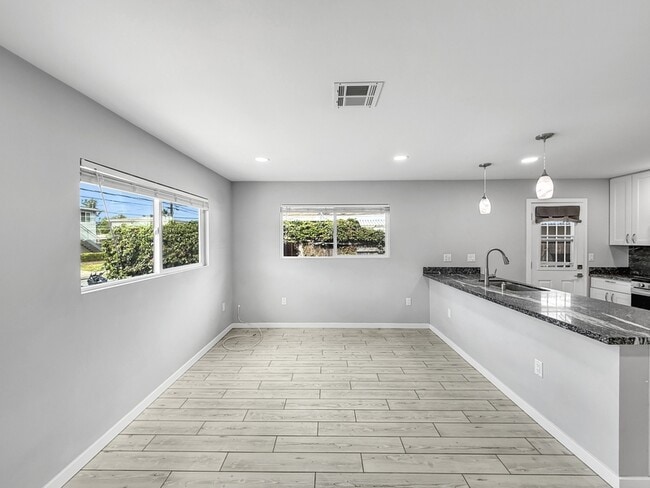 Photo - 6123 Horton Dr