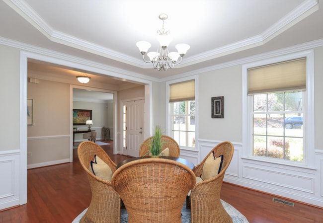 Photo - 8417 Henderson Rd