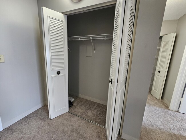 Photo - 25 S Point Dr Apartments Unit 404