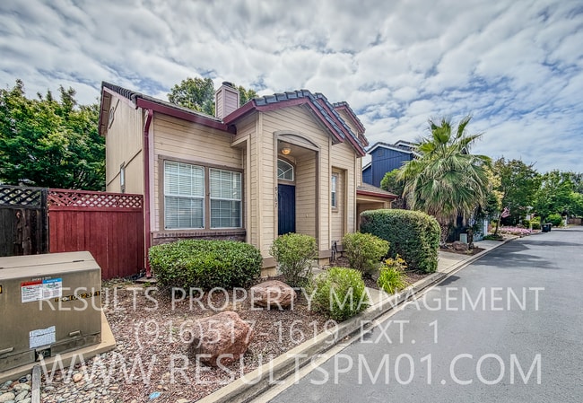 Photo - Great Elk Grove 2 Bedroom plus Loft Home