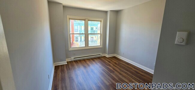 5 Sutton St Unit 3A