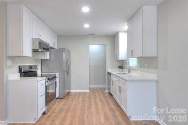 Photo - 700 Sharon Dr