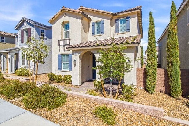 Beautiful 4-Bedroom Inspirada Home with Loft, Upgraded Kitchen & Private Backyard