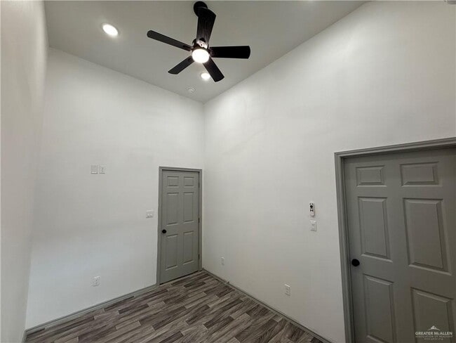 Photo - 6 Miller Ave