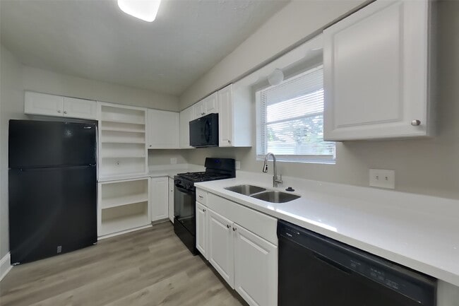 4427 Oakside Dr