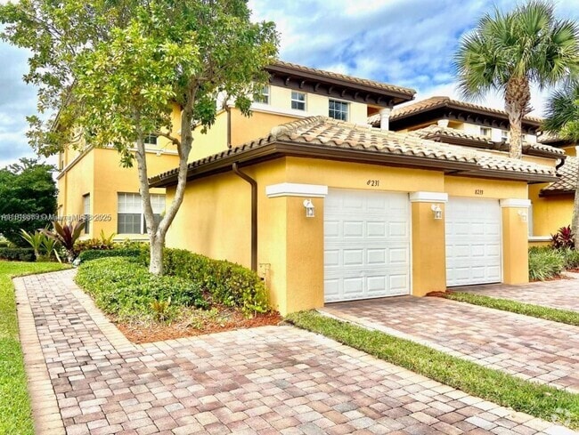 Building Photo - 8231 NW 127th Ln Rental