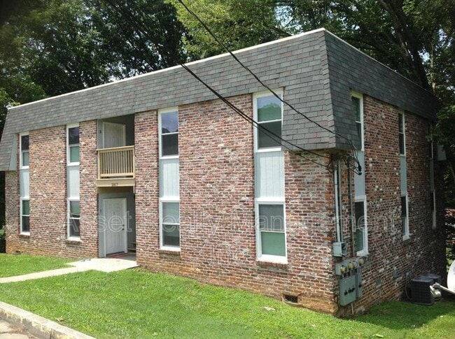 Building Photo - 2817 Colt Dr NE Rental
