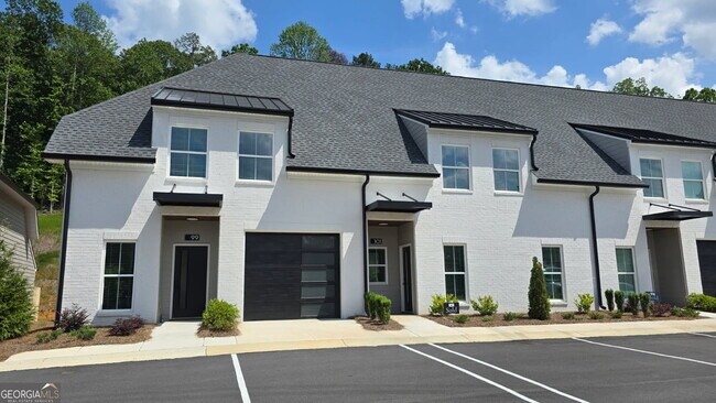 Photo - 119 Chateau Dr SE