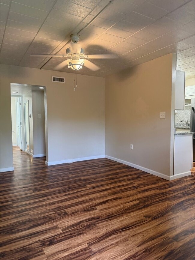 Photo - Knoxville 37919 - 1 bedroom, 1 bath Apartment on main floor with no steps - Mac Tobler (865) 755-...