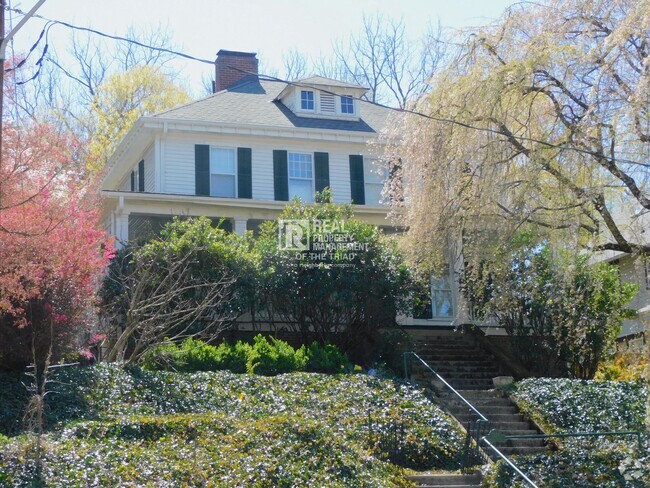 Building Photo - Historic West End 3BR/2.5BA Home!