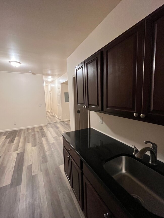 Photo - 144 N Clinton St Unit 4