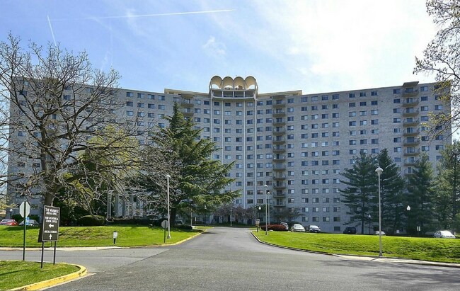 Photo - 1121 University Blvd W Unidad 804B