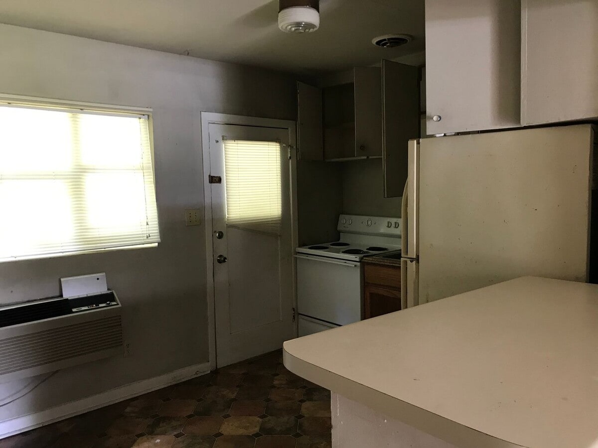 Photo - 2 Bedroom Duplex on Hancock Street - Available now!