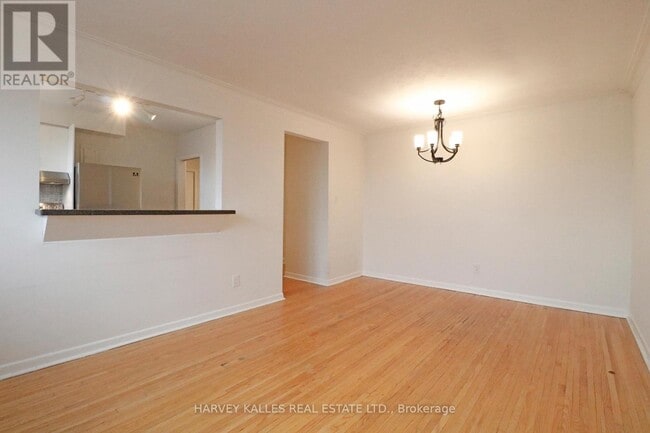 Photo - 866 Davenport Rd