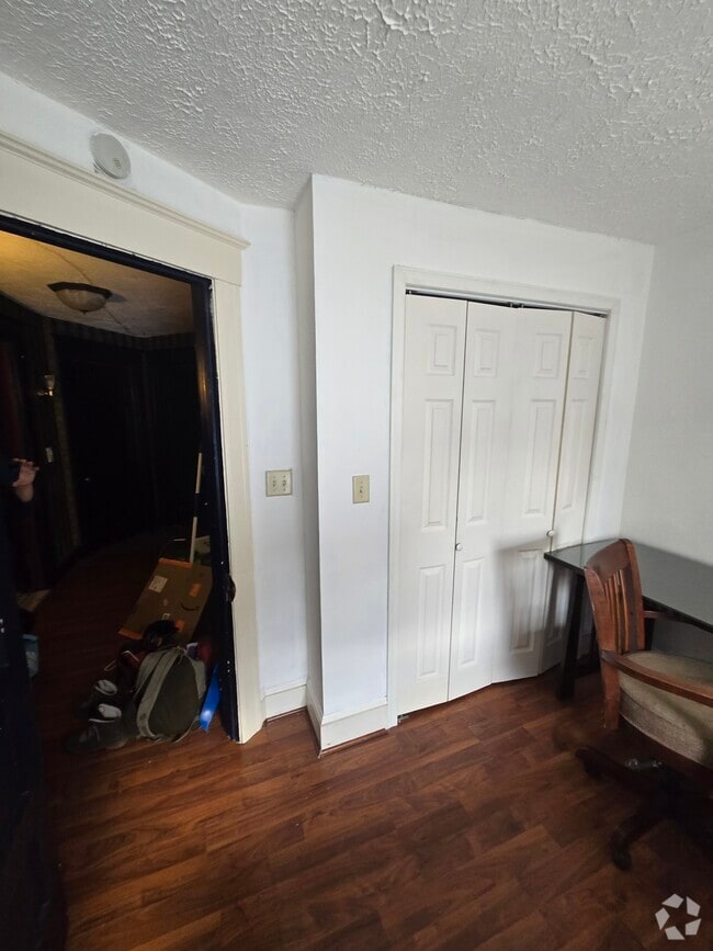 Building Photo - 719 E Gibson St Unit Room for rent Rental