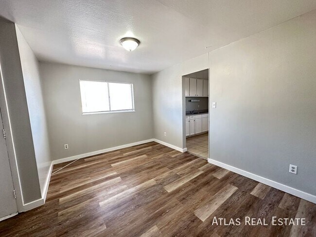 Photo - 2707 N Chestnut St Unit 3