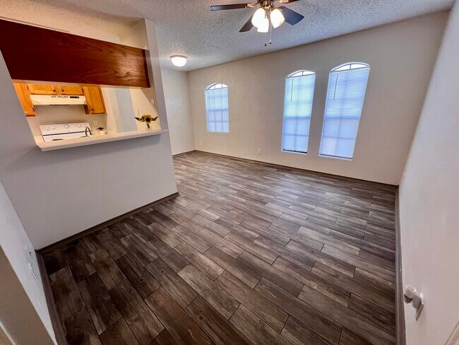 Photo - 104 Belaire Dr Unit 102