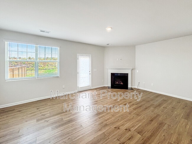 Photo - 324 E Compass Wy