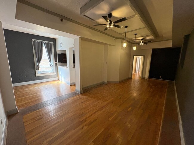 Building Photo - 201 Summit Loft Unit 201 Loft