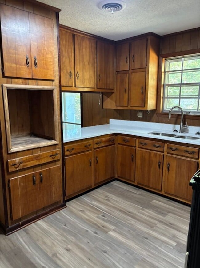 Photo - Renovated 3 Bedroom 1 Bath Home for Rent!