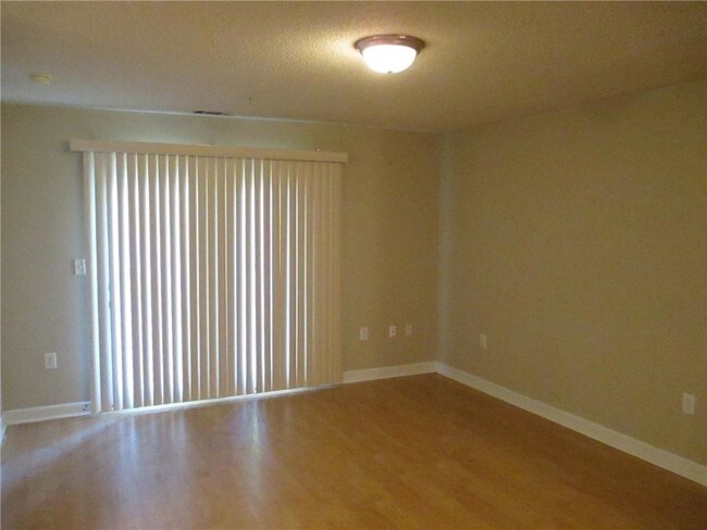 Photo - 123 Harts Cove Way