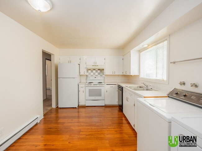 Photo - Spacious 2bed/1bath duplex