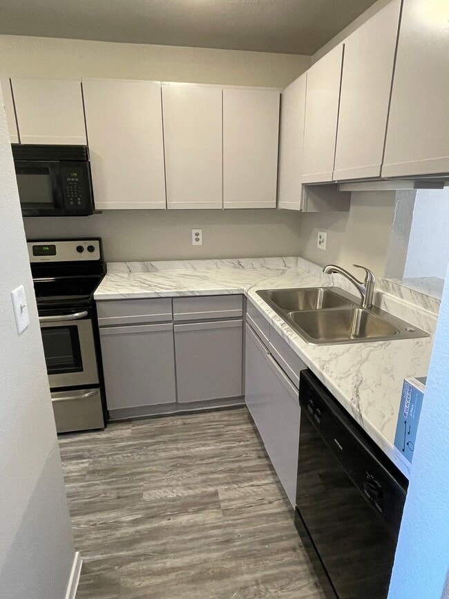 Photo - 2 BEDROOM CONDO BY UNT