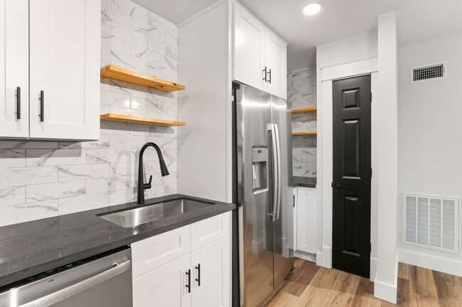 Photo - 1BD/1BA in Bywater with W/D in unit, Centr... Unit 202