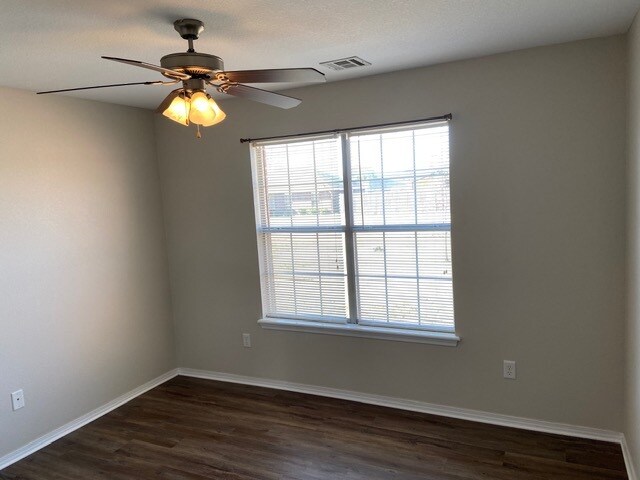 Photo - 520 Sun Meadow Dr